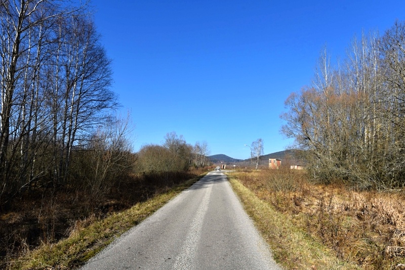 Jablonec, přístupová cesta k bývalé obci